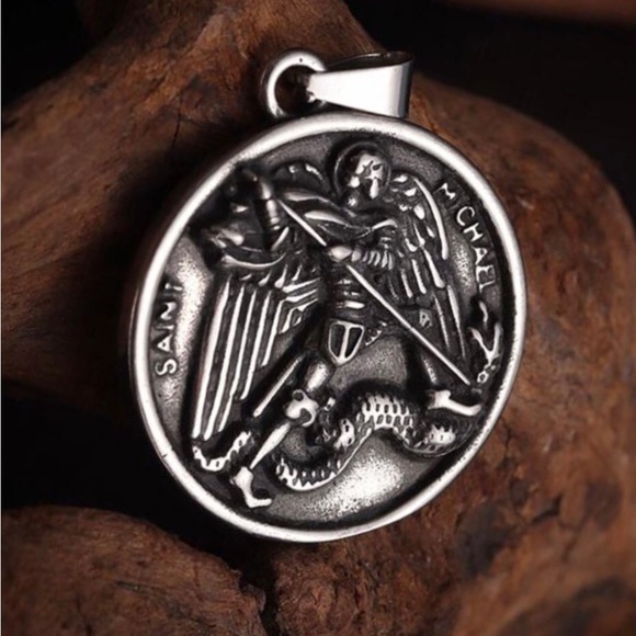 Saint Michael Defeating Dragon- Archangel Religious Holy Catholic Medal Necklace - Picture 3 of 9